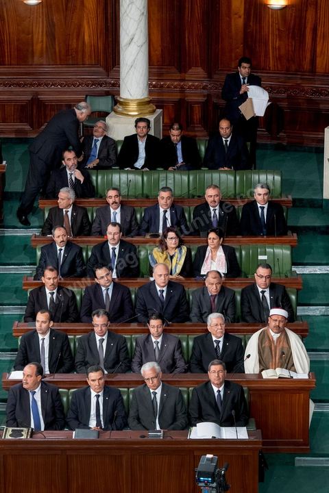 4 février 2015 : les principaux ministres du nouveau gouvernement de Habib Essid (1er rang à droite). Présentation du nouveau gouvernement de Habib Essid et discours de politique générale du nouveau Premier Ministre Habib Essid avant le vote de confiance au gouvernement à l'assemblée des Représentants du Peuple.