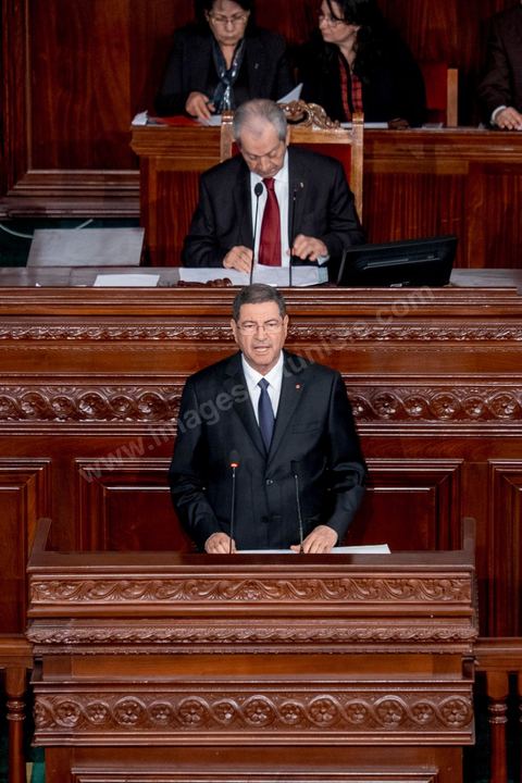 4 février 2015 : Discours de politique générale de Habib Essid, Premier Ministre, sur le perchoir de l'assemblée. Présentation du nouveau gouvernement de Habib Essid et discours de politique générale du nouveau Premier Ministre Habib Essid avant le vote de confiance au gouvernement à l'assemblée des Représentants du Peuple.