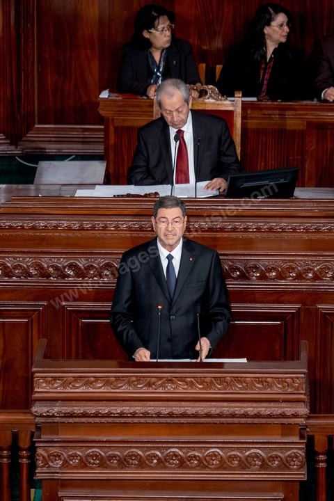 4 février 2015 : Discours de politique générale de Habib Essid, Premier Ministre, sur le perchoir de l'assemblée. Présentation du nouveau gouvernement de Habib Essid et discours de politique générale du nouveau Premier Ministre Habib Essid avant le vote de confiance au gouvernement à l'assemblée des Représentants du Peuple.