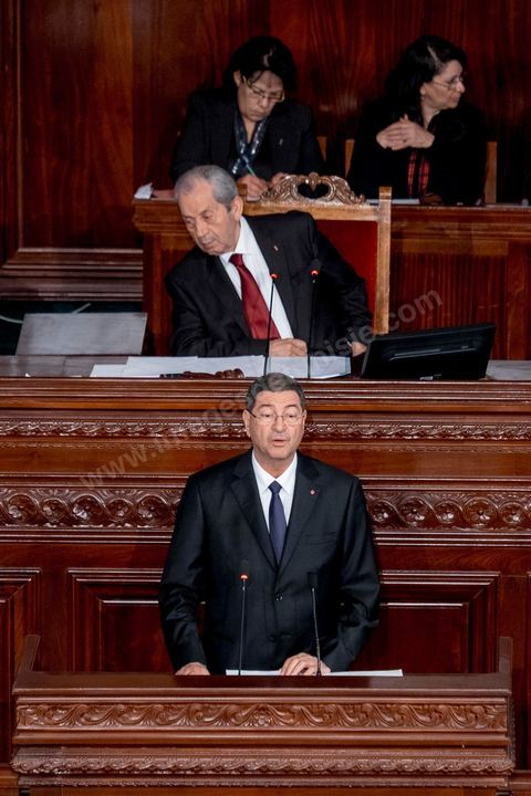 4 février 2015 : Discours de politique générale de Habib Essid, Premier Ministre, sur le perchoir de l'assemblée. Présentation du nouveau gouvernement de Habib Essid et discours de politique générale du nouveau Premier Ministre Habib Essid avant le vote de confiance au gouvernement à l'assemblée des Représentants du Peuple.