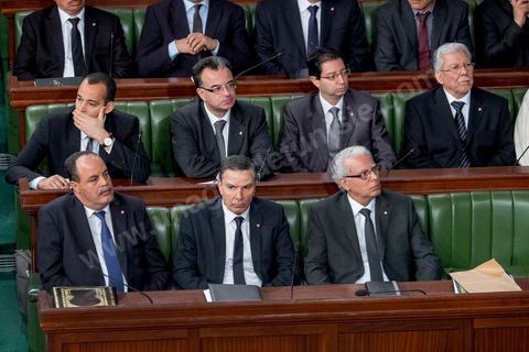 4 février 2015 : 1er rang de gauche à droite, Mohamed Najem Gharsalli, ministre de l'intérieur, Farhat Horchani, ministre de la Défense, et Mohamed Salah Ben Aïssa, Ministre de la Justice. Présentation du nouveau gouvernement de Habib Essid et discours de politique générale du nouveau Premier Ministre Habib Essid avant le vote de confiance au gouvernement à l'assemblée des Représentants du Peuple.