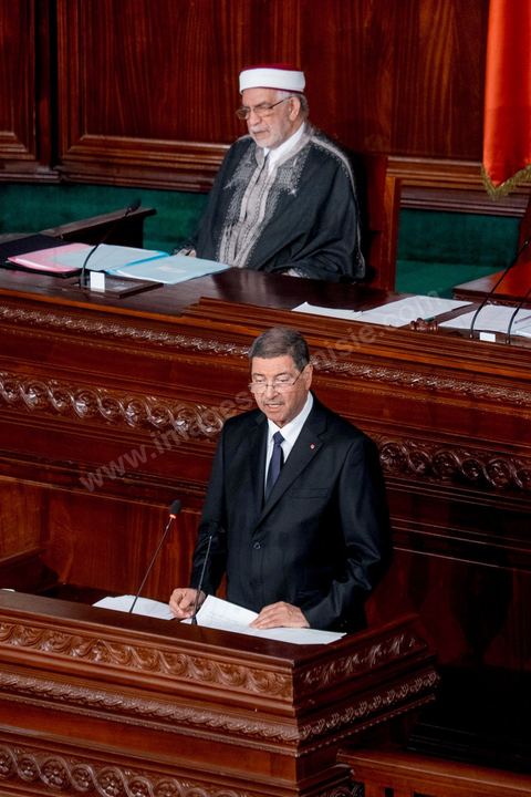 4 février 2015 : Discours de politique générale de Habib Essid, Premier Ministre, sur le perchoir de l'assemblée. Présentation du nouveau gouvernement de Habib Essid et discours de politique générale du nouveau Premier Ministre Habib Essid avant le vote de confiance au gouvernement à l'assemblée des Représentants du Peuple.