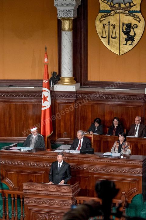 4 février 2015 : Discours de politique générale de Habib Essid, Premier Ministre, sur le perchoir de l'assemblée. Présentation du nouveau gouvernement de Habib Essid et discours de politique générale du nouveau Premier Ministre Habib Essid avant le vote de confiance au gouvernement à l'assemblée des Représentants du Peuple.