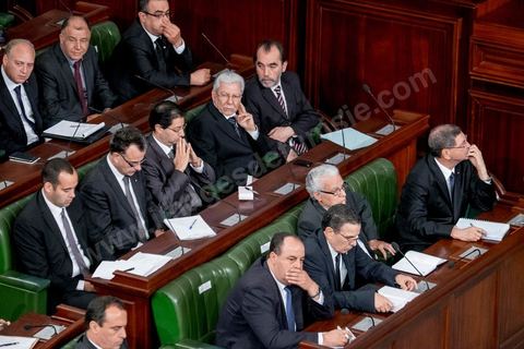 4 février 2015 : les principaux ministres du nouveau gouvernement de Habib Essid (1er rang à droite). Présentation du nouveau gouvernement de Habib Essid et discours de politique générale du nouveau Premier Ministre Habib Essid avant le vote de confiance au gouvernement à l'assemblée des Représentants du Peuple.