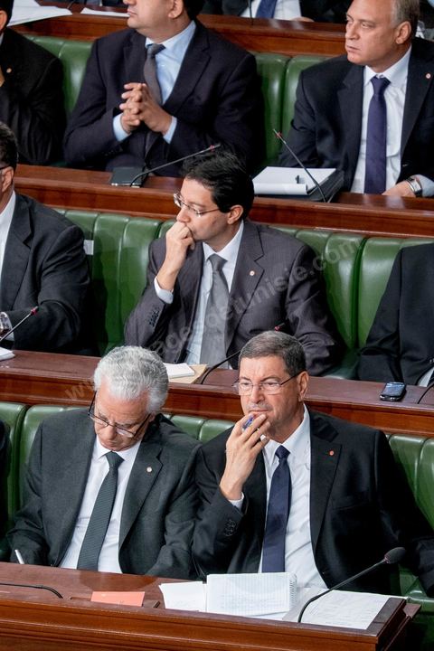 4 février 2015 : les principaux ministres du nouveau gouvernement de Habib Essid (1er rang à droite). Présentation du nouveau gouvernement de Habib Essid et discours de politique générale du nouveau Premier Ministre Habib Essid avant le vote de confiance au gouvernement à l'assemblée des Représentants du Peuple.