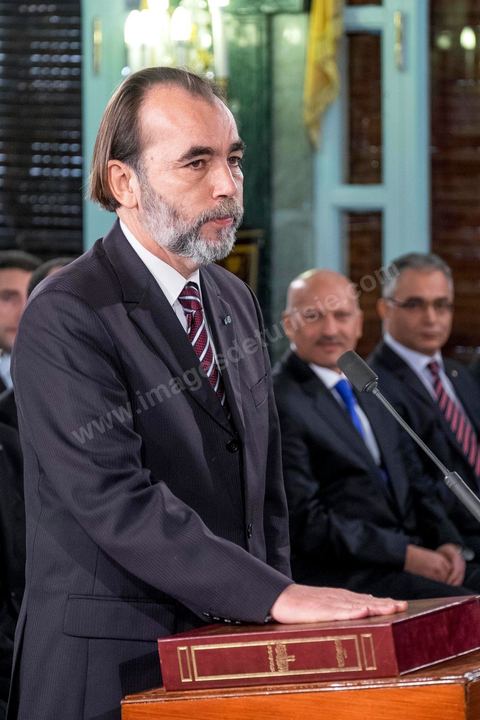 6 février 2015 : Said Aidi, ministre d ela Santé, prête serment sur le Coran. Deux jours après le vote de confiance du nouveau gouvernement de Habib Essid à l'assemblée avec une large majorité pour de 166 sièges sur 217, cérémonie de pretsation de serment et photo du nouveau gouvernement au Palais de Carthage autour du Président de la République Béji Caïd Essebsi. Les 44 ministres et secrétaires d’Etat choisis par le Chef du gouvernement Habib Essid se sont présentés, chacun son tour, devant le président de la République pour prêter serment sur le Coran.