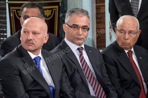 6 février 2015 : Ridha Belhadj, Mohsen Marzouk et Lazhar Karoui Chebbi, membres du gouvernement de Carthage. Deux jours après le vote de confiance du nouveau gouvernement de Habib Essid à l'assemblée avec une large majorité pour de 166 sièges sur 217, cérémonie de pretsation de serment et photo du nouveau gouvernement au Palais de Carthage autour du Président de la République Béji Caïd Essebsi. Les 44 ministres et secrétaires d’Etat choisis par le Chef du gouvernement Habib Essid se sont présentés, chacun son tour, devant le président de la République pour prêter serment sur le Coran.