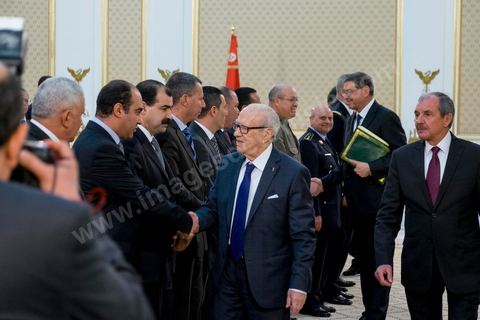 19 mars 2015 : première réunion exceptionnelle et conjointe du Conseil Supérieur de la Sécurité Intérieure et du COnseil Supérieur des Forces armées sous la présidence du Président de la République Béji Caid Essebsi, du Premier Minsitre, des Ministres d el'intéreiru etd e la Défense au Palais de Carthage. "La Tunisie est en état de guerre" a déclaré le Président.
