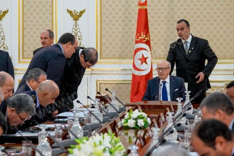 19 mars 2015 : première réunion exceptionnelle et conjointe du Conseil Supérieur de la Sécurité Intérieure et du COnseil Supérieur des Forces armées sous la présidence du Président de la République Béji Caid Essebsi, du Premier Minsitre, des Ministres d el'intéreiru etd e la Défense au Palais de Carthage. "La Tunisie est en état de guerre" a déclaré le Président.