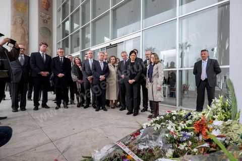 26 mars 2015 : une quinzaine d'ambassadeurs de l'Union Européenne ont été recus par la ministre de la Culture tunisienne pour un dépot de gerbe et une minute de silence en hommage aux victimes de l'attaque terroriste du musée du Bardo à Tunis. après cela ils seront guidés pour une visite de l'intérieur du musée et des lieux des attaques et dégats. 