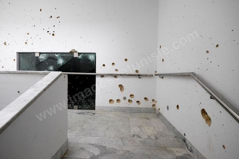 26 mars 2015 : une quinzaine d'ambassadeurs de l'Union Européenne ont été recus par la ministre de la Culture tunisienne pour un dépot de gerbe et une minute de silence en hommage aux victimes de l'attaque terroriste du musée du Bardo à Tunis. après cela ils seront guidés pour une visite de l'intérieur du musée et des lieux des attaques et dégats. 