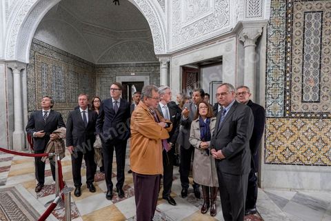 26 mars 2015 : une quinzaine d'ambassadeurs de l'Union Européenne ont été recus par la ministre de la Culture tunisienne pour un dépot de gerbe et une minute de silence en hommage aux victimes de l'attaque terroriste du musée du Bardo à Tunis. après cela ils seront guidés pour une visite de l'intérieur du musée et des lieux des attaques et dégats. 