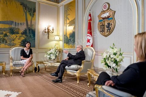 18 avril 2015 : Rencontre entre Fleur Pelerin, minsitre française de la culture et Béji Caïd Essebsi, président de la République tunisienne au Palais de Carthage. Dans le cadre de la promotion de la Tunisie, la ministre française de la Culture Fleur Pelerin s'est rendue en Tunisie dans un voyage organisé par le ministère du tourisme avec une délégation de personnalités françaises et tunisiennes qui participent à la campagne de communication "La Tunisie, moi j'y vais".