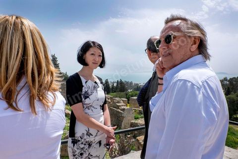 18 avril 2015 : Fleur Pelerin et Alexandre Arcady en visite au musée archéologique de Carthage. Dans le cadre de la promotion de la Tunisie, la ministre française de la Culture Fleur Pelerin s'est rendue en Tunisie dans un voyage organisé par le ministère du tourisme avec une délégation de personnalités françaises et tunisiennes qui participent à la campagne de communication "La Tunisie, moi j'y vais".