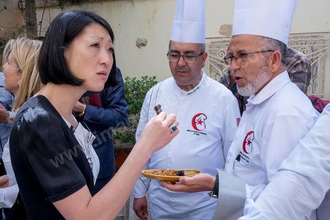 18 avril 2015 : Fleur Pelerin degsute la gastronomie tunisienne Dans le cadre de la promotion de la Tunisie, la ministre française de la Culture Fleur Pelerin s'est rendue en Tunisie dans un voyage organisé par le ministère du tourisme avec une délégation de personnalités françaises et tunisiennes qui participent à la campagne de communication "La Tunisie, moi j'y vais".