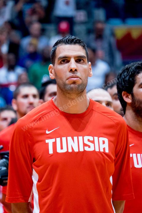 23 août 2015 : Salah Mejri, la fameux n°15 de la Tunisie domine de ses 2,17m le jeu, il vient d'être recuté par les Mavericks de Dallas et devient le premier joueur arabe en NBA. Dernier match de poule de la Tunisie contre le Nigéria lors de l'AfroBasket Tunisia 2015. Victoire de la Tunisie (70-59) et finie première de son groupe.