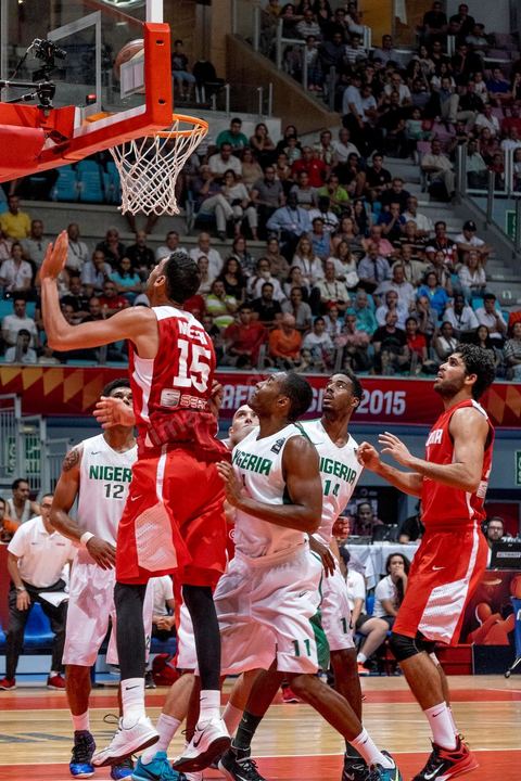 23 août 2015 : Salah Mejri, la fameux n°15 de la Tunisie domine de ses 2,17m le jeu, il vient d'être recuté par les Mavericks de Dallas et devient le premier joueur arabe en NBA. Dernier match de poule de la Tunisie contre le Nigéria lors de l'AfroBasket Tunisia 2015. Victoire de la Tunisie (70-59) et finie première de son groupe.