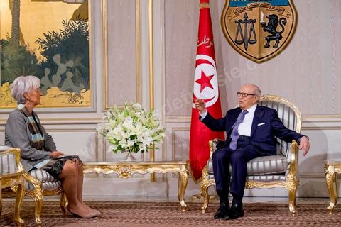 8 septembre 2015 : Rencontre entre Christine Lagarde et Béji Caïd Essebsi, président de la République. Visite de deux jours à Tunis de Christine Lagarde, directrice générale du Fonds monétaire international (FMI). Dans le cadre de sa seconde visite officielle en Tunisie, son dernier déplacement dans le pays remontait à 2012, elle s'est entretenue avec le président Beji Caïd Essebsi, le gouverneur de la Banque centrale Chedly Ayari, et le chef du gouvernement Habib Essid. Ses mots d'ordre : la confiance et les réformes dans un contexte difficile. Dasn cette emploi du temps chargé elle a souhaité visiter la medina de Tunis pour réaffirmer l'importance et la richesse du tourisme et une viiste au musée du Bardo pour déposer une gerbe en hommage aux victimes de l'attentat du 18 mars. 