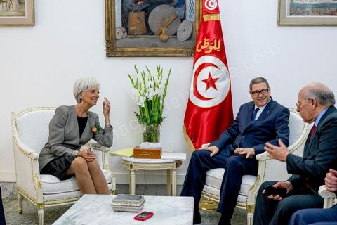 8 septembre 2015 : Rencontre Christine Lagarde et Habib Essid, Chef du gouvernement. Visite de deux jours à Tunis de Christine Lagarde, directrice générale du Fonds monétaire international (FMI). Dans le cadre de sa seconde visite officielle en Tunisie, son dernier déplacement dans le pays remontait à 2012, elle s'est entretenue avec le président Beji Caïd Essebsi, le gouverneur de la Banque centrale Chedly Ayari, et le chef du gouvernement Habib Essid. Ses mots d'ordre : la confiance et les réformes dans un contexte difficile. Dasn cette emploi du temps chargé elle a souhaité visiter la medina de Tunis pour réaffirmer l'importance et la richesse du tourisme et une viiste au musée du Bardo pour déposer une gerbe en hommage aux victimes de l'attentat du 18 mars. 