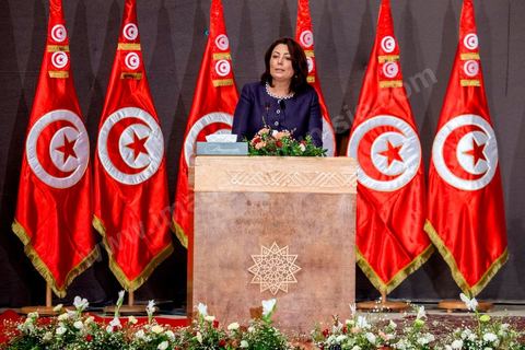 5 octobre 2013 : Allocution de Wided Bouchamaoui, au palais des Congrès de Tunis pour le démarrage du Dialogue National en présence des 3 Présidents et supervisé par Houcine Abassi secrétaire Général de l'UGTT, Wided Bouchamaoui, Présidente de l'UTICA, Mohamed Fadhel Mahfoudh, Président de l'ordre national des Avocats et Abdelssattar Ben Moussa, président de la Ligue National des Droits de l'Homme. Quatre semaines de négociations autour de la feuille de route qui prévoit la formation d'un gouvernement apolitique et l'adoption d'un calendrier électoral à la fin du mois.