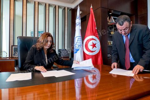 Wided Bouchamaoui, Présidente de l'UTICA, union des patrons tunisiens, la seule femme membre du quartet du Dialogue National Tunisien qui vient de recevoir le Prix Nobel de la Paix 2015 ce 9 octobre 2015. Dans son bureau quelques heures après l'annonce du Prix Nobel.