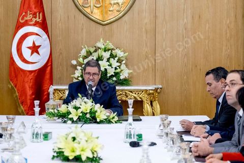 8 mars 2016 : Conseil des Ministres exceptionnel présidé par le Premier Ministre Habib Essid suite aux attaques terroristes de Ben Guerdane, dans le sud tunisien, du 7 mars. Ces attaques attribués à Daesch, visée à prendre la main sur la ville de Ben Guerdane. Les affrontements qui ont duré une bonne partie de la journée au coeur de cette ville frontalière de 60 000 habitants ont abouti à la mort de 36 terroristes et de 7 capturés, la mort de 12 soldats et agents de sécurité et de 7 civils. C'est uen attaque inédite te sans précdent sur le territoire tunisien.