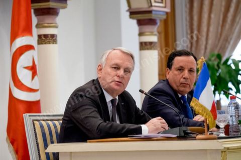18 mars 2016 : conférence de présence avec les deux ministres des Affaires Etrangères, le français Jean-Marc Ayrault et le tunisien Khemaies Jhinaoui. En visite de deux jours à Tunis, le nouveau ministre français des affaires étrangères  Jean Marc Ayrault « a exhorté jeudi la jeunesse tunisienne à résister à l'extrémisme islamiste et à ne pas se tromper de chemin ».