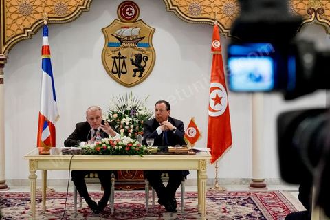 18 mars 2016 : conférence de présence avec les deux ministres des Affaires Etrangères, le français Jean-Marc Ayrault et le tunisien Khemaies Jhinaoui. En visite de deux jours à Tunis, le nouveau ministre français des affaires étrangères  Jean Marc Ayrault « a exhorté jeudi la jeunesse tunisienne à résister à l'extrémisme islamiste et à ne pas se tromper de chemin ».