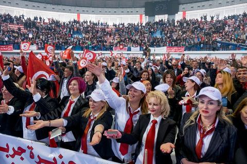 20 mars 2016 : premier grand meetingorganisé par les fondateurs du mouvement "Machrou3 Tounes" dirigé par Mohsen Marzouk. A la coupole d'El Menzah, annoce officielle du nouveau parti, présentation de son logo, une clef, et du communiqué fondateur. Le meeting se termine par un long discours de son leader Mohsen Marzouk, ex Nidaa Tounes. Il a indiqué que le mouvement Projet de la Tunisie ne refera pas les mêmes erreurs que celles commises par Nidaa Tounes.