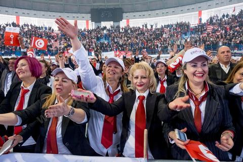 20 mars 2016 : premier grand meetingorganisé par les fondateurs du mouvement "Machrou3 Tounes" dirigé par Mohsen Marzouk. A la coupole d'El Menzah, annoce officielle du nouveau parti, présentation de son logo, une clef, et du communiqué fondateur. Le meeting se termine par un long discours de son leader Mohsen Marzouk, ex Nidaa Tounes. Il a indiqué que le mouvement Projet de la Tunisie ne refera pas les mêmes erreurs que celles commises par Nidaa Tounes.