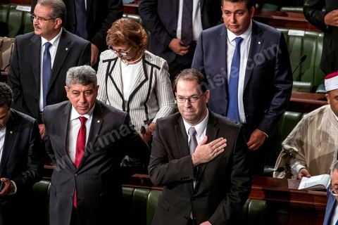 26 août 2016 : Discours pour vote de confiance du nouveau Premier Ministre Youssef Chached devant les députés à l'Assemblée des Représentants du Peuple et présentation de sa nouvelle équipe gouvernementale d'union nationale composée de 26 ministres et 14 secrétaires d'état. Il a annoncé notamment une série de mesures en faveur de la lutte contre le terrorisme et la corruption, pour la relance de l'économie et des investissements. Après avoir posé un bilan inquiétant de l'économie tunisienne et de sa dett, il promet de s'attaquer à la réforme de l'administration, avec notamment réduction du nombre de fonctionnaires. 