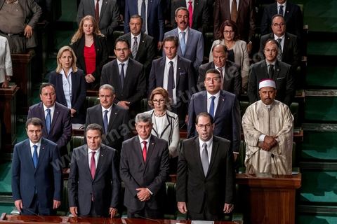 26 août 2016 : Discours pour vote de confiance du nouveau Premier Ministre Youssef Chached devant les députés à l'Assemblée des Représentants du Peuple et présentation de sa nouvelle équipe gouvernementale d'union nationale composée de 26 ministres et 14 secrétaires d'état. Il a annoncé notamment une série de mesures en faveur de la lutte contre le terrorisme et la corruption, pour la relance de l'économie et des investissements. Après avoir posé un bilan inquiétant de l'économie tunisienne et de sa dett, il promet de s'attaquer à la réforme de l'administration, avec notamment réduction du nombre de fonctionnaires. 