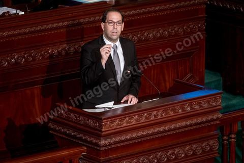 26 août 2016 : Discours pour vote de confiance du nouveau Premier Ministre Youssef Chached devant les députés à l'Assemblée des Représentants du Peuple et présentation de sa nouvelle équipe gouvernementale d'union nationale composée de 26 ministres et 14 secrétaires d'état. Il a annoncé notamment une série de mesures en faveur de la lutte contre le terrorisme et la corruption, pour la relance de l'économie et des investissements. Après avoir posé un bilan inquiétant de l'économie tunisienne et de sa dett, il promet de s'attaquer à la réforme de l'administration, avec notamment réduction du nombre de fonctionnaires. 