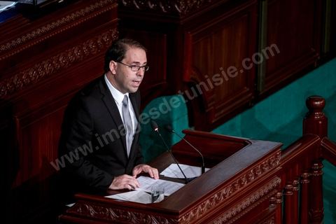 26 août 2016 : Discours pour vote de confiance du nouveau Premier Ministre Youssef Chached devant les députés à l'Assemblée des Représentants du Peuple et présentation de sa nouvelle équipe gouvernementale d'union nationale composée de 26 ministres et 14 secrétaires d'état. Il a annoncé notamment une série de mesures en faveur de la lutte contre le terrorisme et la corruption, pour la relance de l'économie et des investissements. Après avoir posé un bilan inquiétant de l'économie tunisienne et de sa dett, il promet de s'attaquer à la réforme de l'administration, avec notamment réduction du nombre de fonctionnaires. 