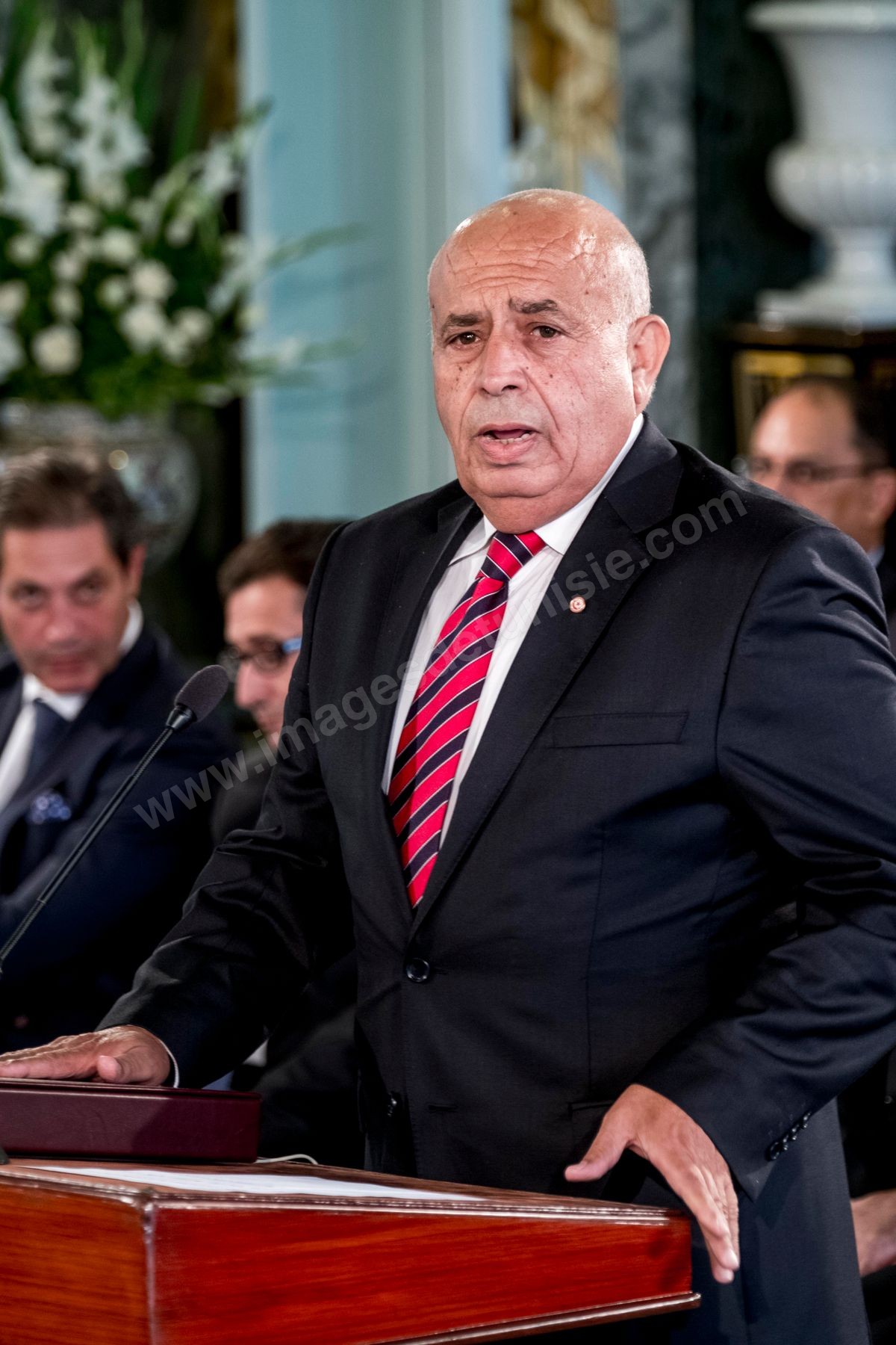 M34-744