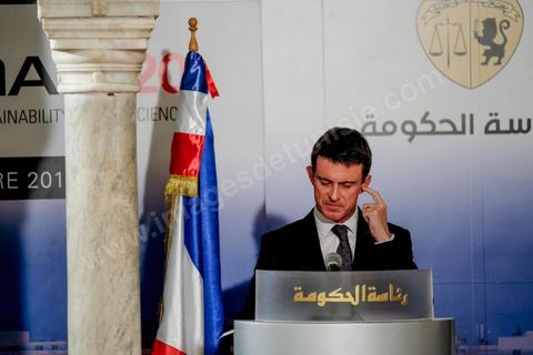 28 novembre 2016 : À la veille de la conférence internationale Tunisia 2020, Manuel Valls, Premier ministre français, était aux côtés de son homologue Youssef Chahed au Palais de la Kasbah à Tunis, à l’occasion de la signature d’une panoplie d’accords entre la Tunisie et la France, dans le cadre de la coopération économique unissant les deux pays.