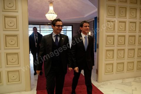 29 novembre 2016 : Manuel Valls, Premier ministre français, à la Cérémonie d'ouverture de la Conférence Tunisia 2020 par président Tunisien Beji Caid Essebsi, avec Emir du Qatar, Premiers Ministres tunisien, français et algérien.