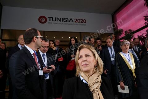 29 novembre 2016 : Salma Elloumi, ministre du tourisme. Cérémonie d'ouverture de la Conférence Tunisia 2020 par président Tunisien Beji Caid Essebsi, avec Emir du Qatar, Premiers Ministres tunisien, français et algérien.
