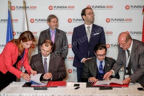 29 novembre 2016 : signatures de contrats entre la BEI et la Tunisie pour nouveaux financements d'un montant de 389 millions d'euros dans les secteurs clefs de l'innovation, du soutien aux entreprises et de l'action climatique. En présence de Werner Hoyer, président de la BEI, Youssef Chahed, Premier ministre, Fadhel Abdelkefi, ministre de la coopération, Roman Escolano, Vice Président BEI, les PDG de l'ONAS et STEG ...