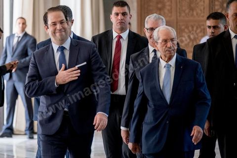 11 septembre 2017 : Séance plénière de vote de confiance du nouveau gouvernement de Youssef Chahed à l'Assemblée des Représentants du Peuple. Sous l’ascendant grandissant du président Essebsi, le premier ministre a constitué un nouveau gouvernement marqué par l'entrée d'anciens Benalistes. Sur 43 ministres et secrétaires d’Etat du nouveau gouvernement, au moins un sur cinq a occupé un poste ministériel sous Ben Ali ou assumé une fonction dirigeante au Rassemblement constitutionnel démocratique (RCD). Le chef du gouvernement a rappelé ce matin que ce gouvernement est un gouvernement de guerre, une guerre contre la corruption et le terrorisme. Les priorités du gouvernement sont claires et j’ai rappelé à mes ministres qu’il n’y a aucune place à la corruption au sein de son gouvernement. Ce gouvernement est aussi focalisé sur l’économie et les grandes réformes. Nous avons insisté aussi sur la nomination de personnalités qui ont de l’expérience dans leur domaine.