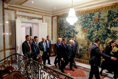 31 janvier 2018 : signature de contrats et conférence de presse des deux  Présidents Emmanuel Macron et Beji Caid Essebsi au palais présidentiel de Carthage dans le cadre de la visite d'Etat du Président français en Tunisie.