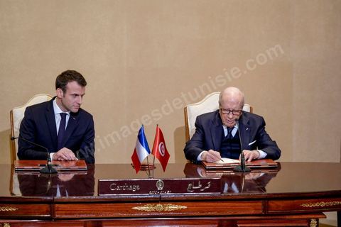 31 janvier 2018 : signature de contrats et conférence de presse des deux  Présidents Emmanuel Macron et Beji Caid Essebsi au palais présidentiel de Carthage dans le cadre de la visite d'Etat du Président français en Tunisie.