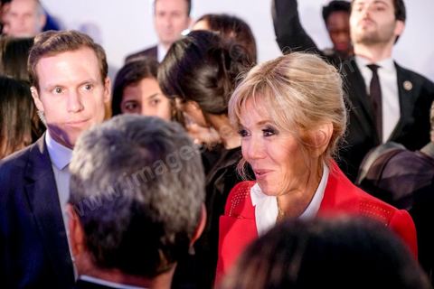 31 janvier 2018 : Brigitte Macron à la rencontre de la communauté française à la Résidence de l'Ambassade de France à la Marsa dans le cadre de la visite d'Etat du Président français en Tunisie.