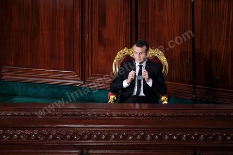 1er février 2018 : Discours de Emmanuel Macron devant les députés de l'ARP, assemblée de représentants du peuple, au Bardo en Tunisie. Après avoir souligné que les difficultés de la Tunisie sont essentiellement économiques, le président français a précisé que « des réformes douloureuses s’imposent, pour que la Tunisie soit un véritable pôle d’attractivité ».De 2016 à 2020, l’aide de la France à la relance de la Tunisie s’élève à 1,2 milliard d’euros assortie de 500 millions supplémentaires sur 2020-2022. « Si vous échouez, nous échouons » sera la phrase répétée par Macron durant ces 24h de visite d'état.