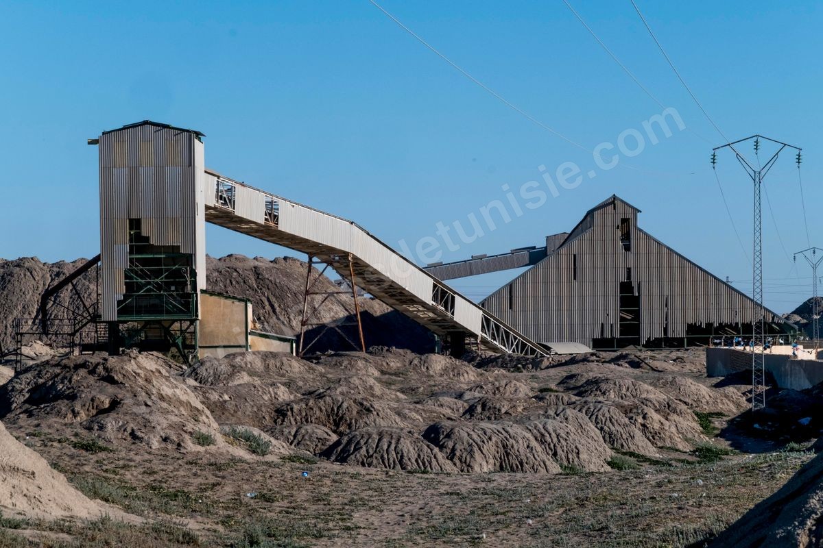 M37-741