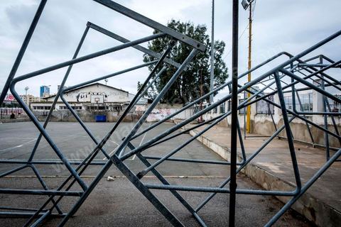 18 février 2018 : le Parc A est centre historique d'entrainement du Club Africain, tant pour le foot que pour le Hand ou lebasket. L'un des plus vieux clubs sportifs du pays (1920) souffre aujourd'hui d'une situation dramatique de ses installations en partie à l'abandon. ils font actuellement un "téléthon" auprès de leurs supporters pour rénover leurs infrastrtuctures.