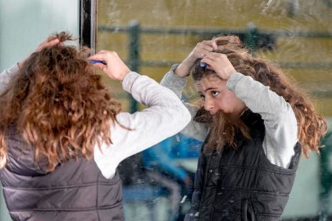 Entrainement des équipes nationales de Boxe féminine, Junior et cadettes. A la Cité Nationale Sportive de Tunis, l'équipe Nationale de Boxe féminine, Junior et Seniro, s'entraine quotidiennement. La boxe depuis les titres mondiaux et africains de Rim Jouini a pris depuis quelques années de l'ampleur en Tunisie et compte aujourd'hui plus de 500 licenciées sur l'ensemble du territoire et une équipe nationale qui engrange dans les différentes catégories des titres internationaux. 