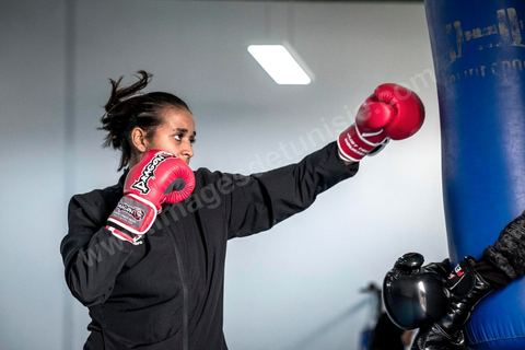 A Sejenane le club de boxe existe depuis un an avec l'entraineur Haykel Trabelsi. Dès les premiers mois d'entrainement deux jeunes boxeuses passionnées ont réussi à devenir championne de Tunisie Nour Trabelsi, dans la catégorie Junior, et Marane Sabani, dans la catégorie cadette. Dans cette ville de 7000 habitants, au coeur des campagnes du nord ouest, marquée par le chômage, la boxe est une opportunité de voyager en Tunisie, voir plus. 