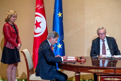 25 octobre 2018 : Signature de contrats et conférence de presse entre Jean-Claude Junker, Président de la Commission Européenne et Béji Caïd Essebsi, Président de la Tunisie au Palais de présidentiel de Carthage, , dans la cadre de la visite de Jean-Claude Junker en Tunisie le 25 et 26 octobre.