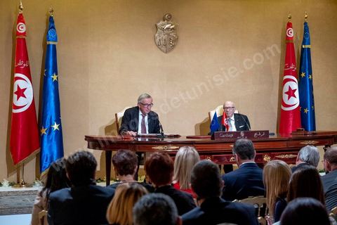 25 octobre 2018 : Signature de contrats et conférence de presse entre Jean-Claude Junker, Président de la Commission Européenne et Béji Caïd Essebsi, Président de la Tunisie au Palais de présidentiel de Carthage, , dans la cadre de la visite de Jean-Claude Junker en Tunisie le 25 et 26 octobre.